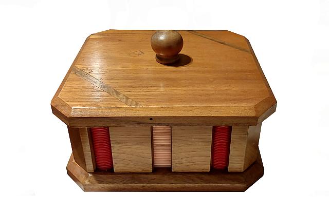 Juego de Poker en Cofre Madera Maciza 9inx9inx5in