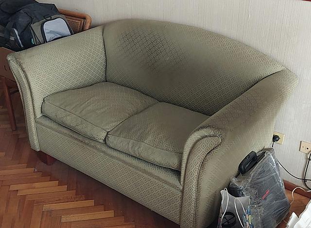 Sillón 2 Cuerpos Tipo Camelback Tapizado CBL